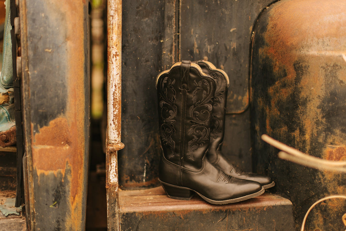 Twisted X | Western